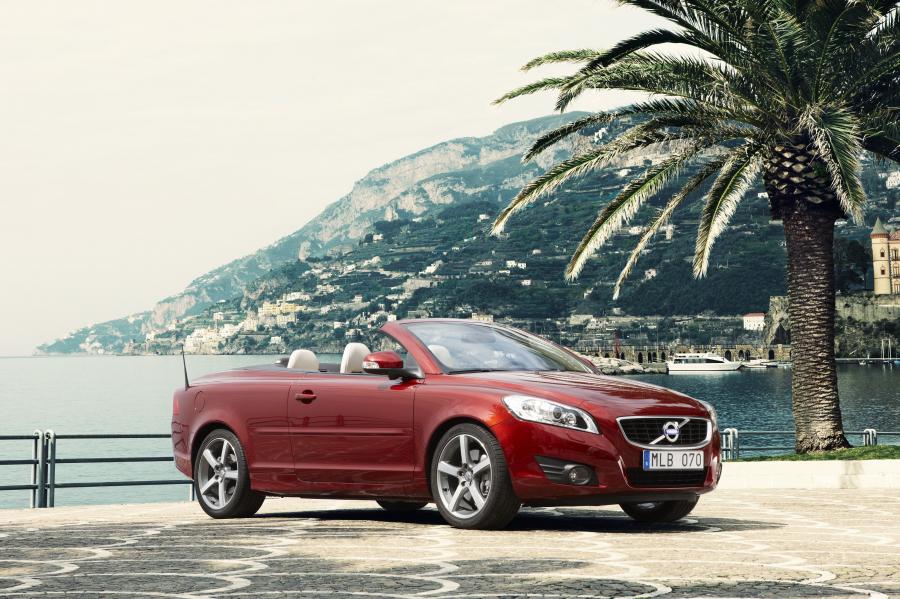  Volvo C70 2010 года  (фото 42 из 51)